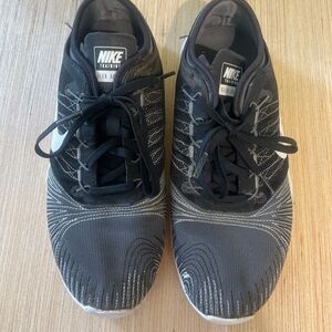 Flex Adapt Nike Black Gray & White Training Sneakers Size 7.5 Womens good cond